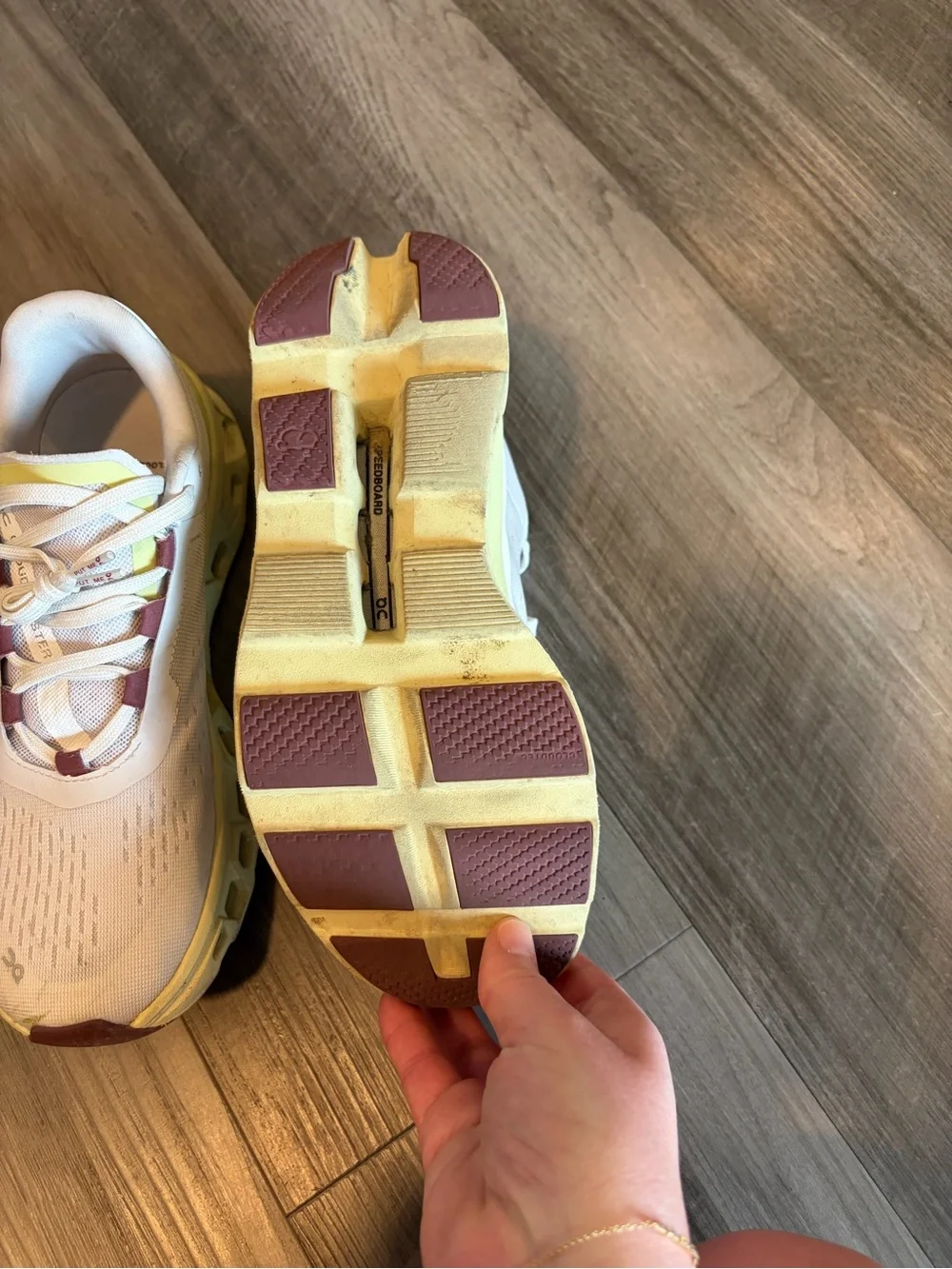 On Running Cloudmoster Women’s in Frost | Acacia